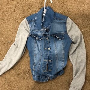 Jean jacket with fabric sleeves, button up
